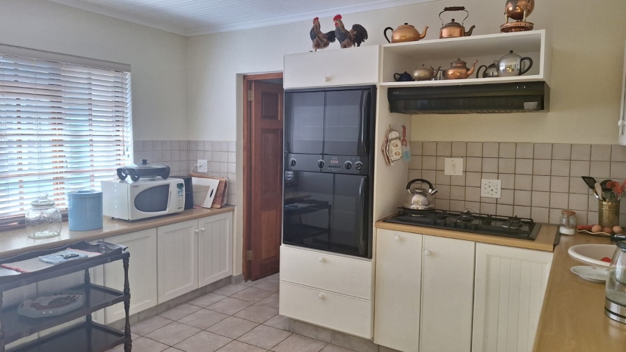 5 Bedroom Property for Sale in Stilbaai Wes Western Cape